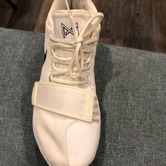 Nike white Velcro close shoe size 9 - Picture 3 of 4